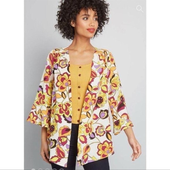 🌻🌻 ModCloth Top 🌻🌻 - Picture 4 of 6